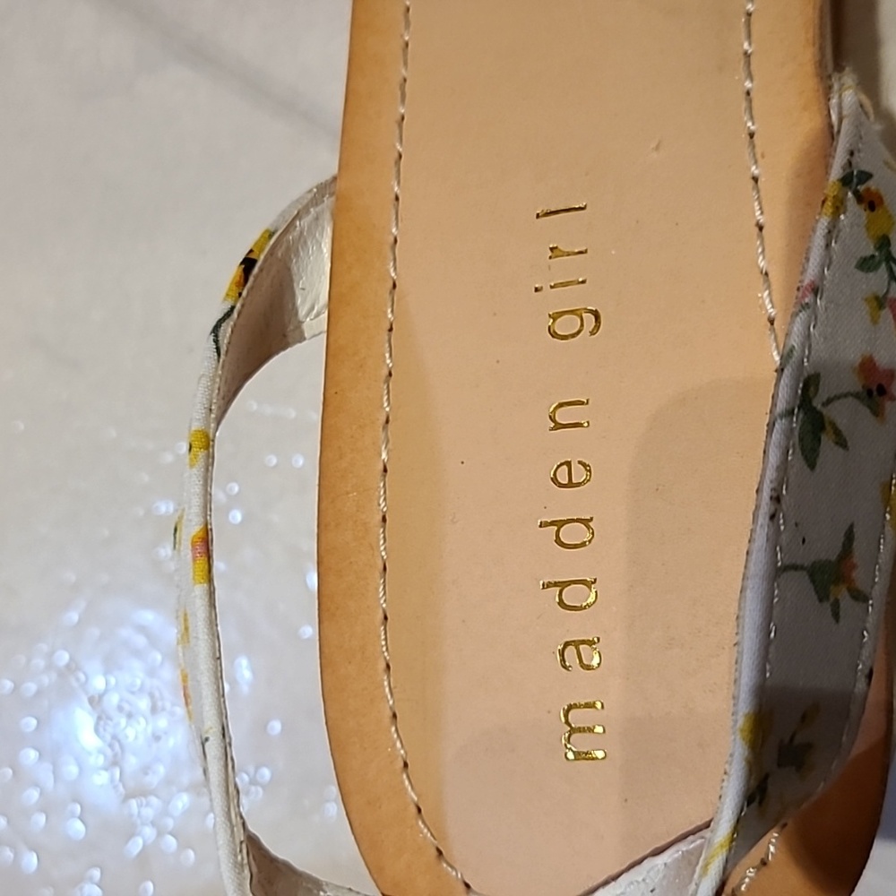 Madden Girl Sunflower Heels - Picture 5 of 6